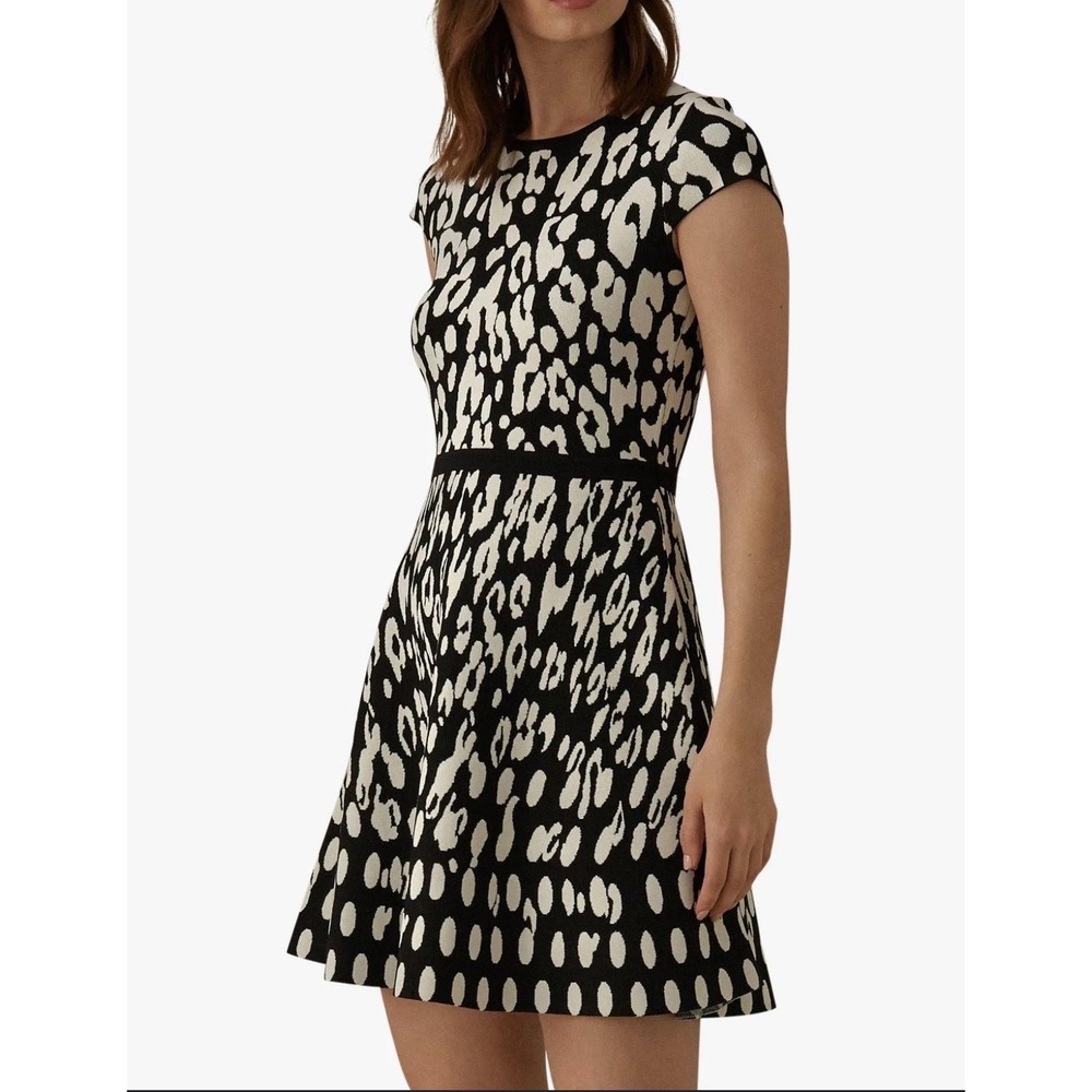#B3 Karen Millen Fit and Flare Dress Sz. XS Black White Animal Knit MSRP: $225
